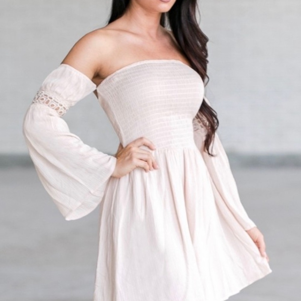 NWT Blush Noir BOHO Maiden Bell Sleeve Dress M